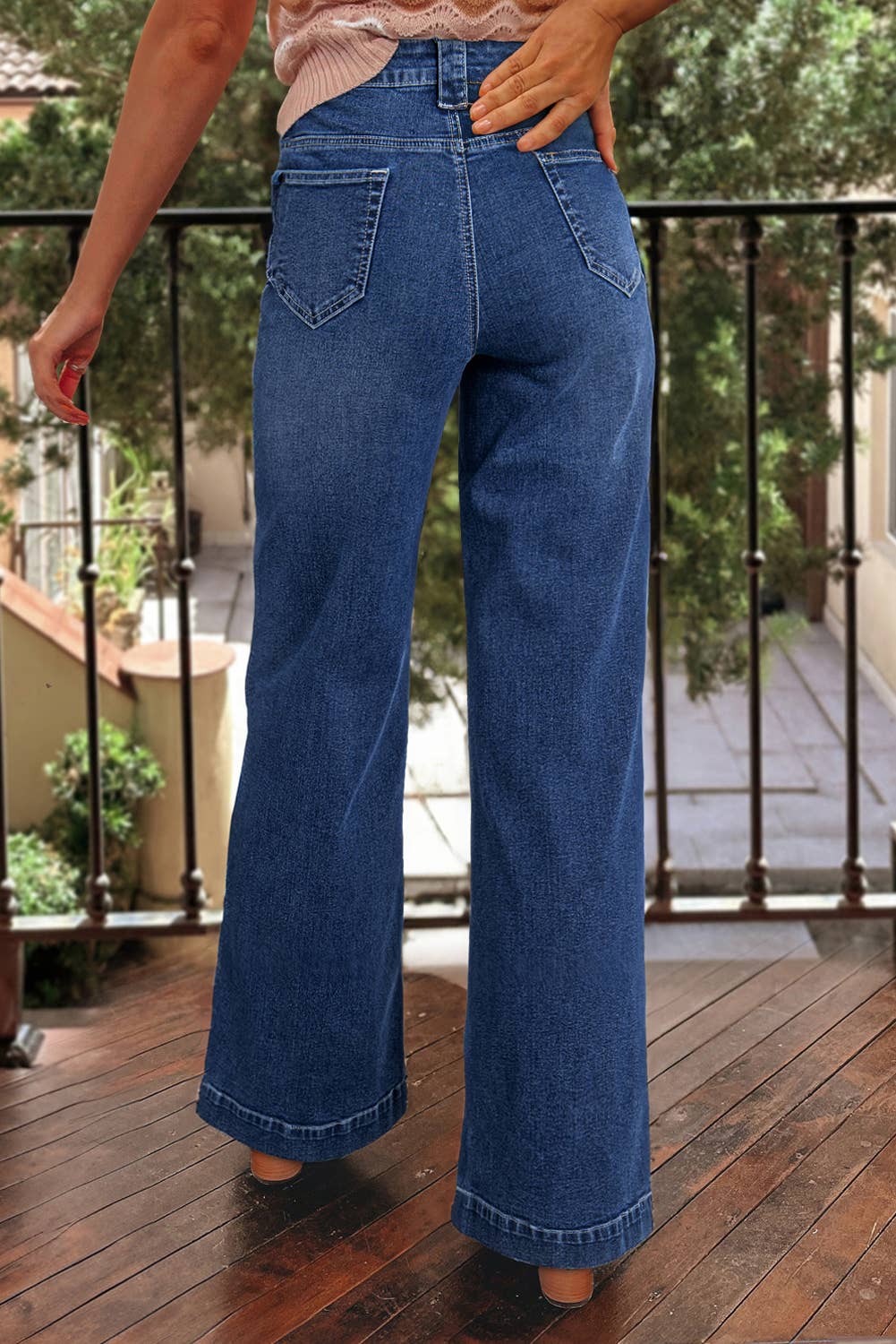 Wide Leg Pocketed High Waist Jeans: Sail Blue / 4