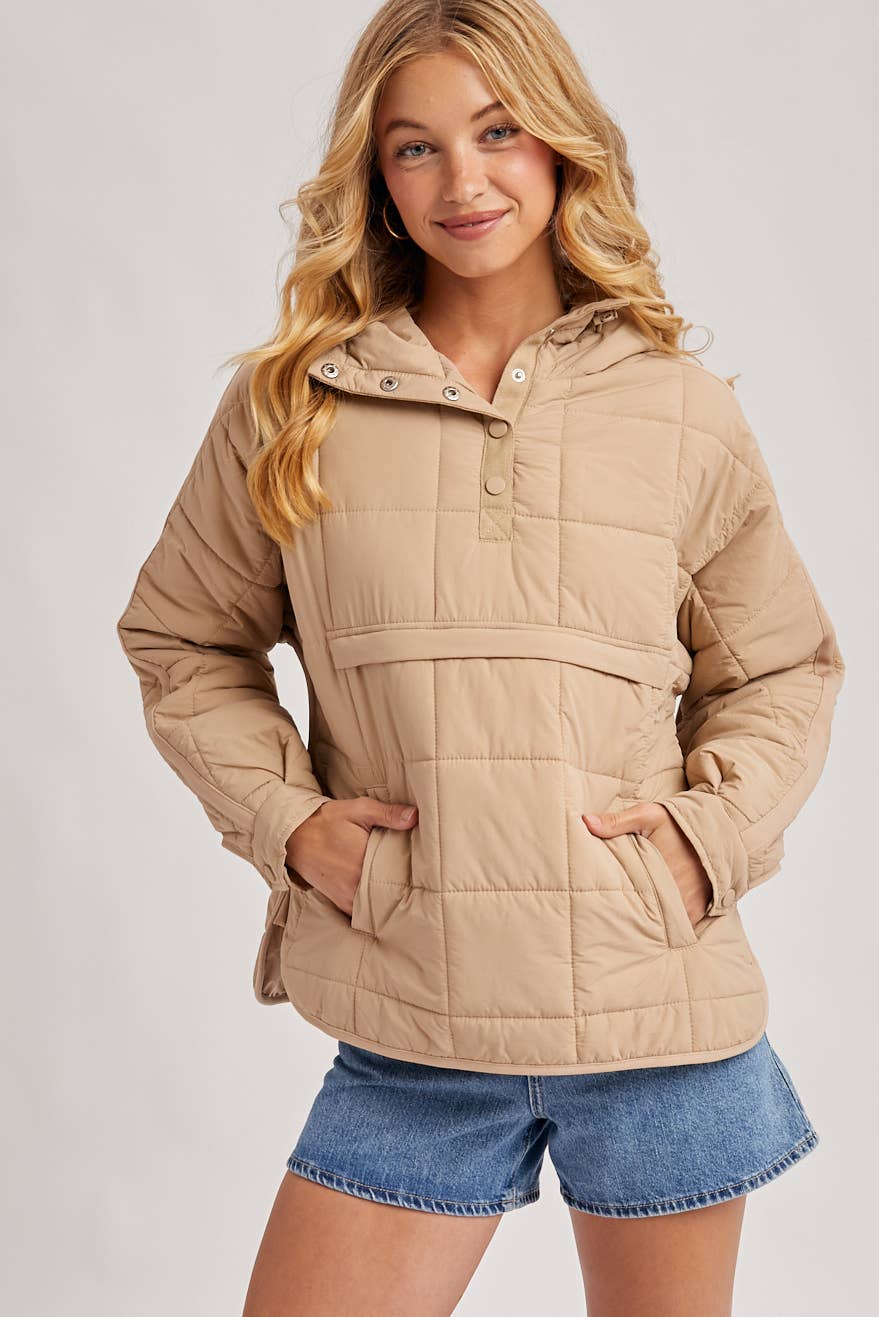 QUILTED PUFFER HOODED PULLOVER JACKET: SAND