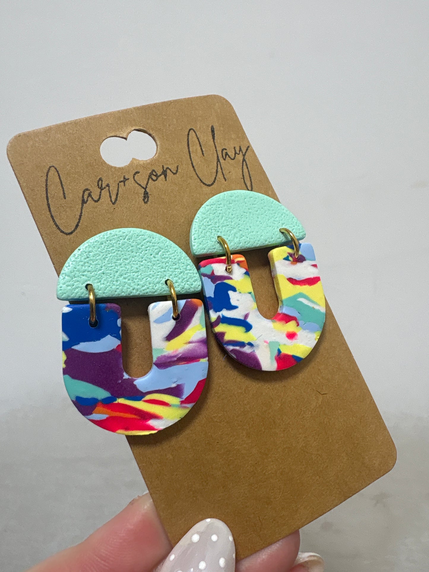 Car+son Clay U shape earrings Mint/rainbow