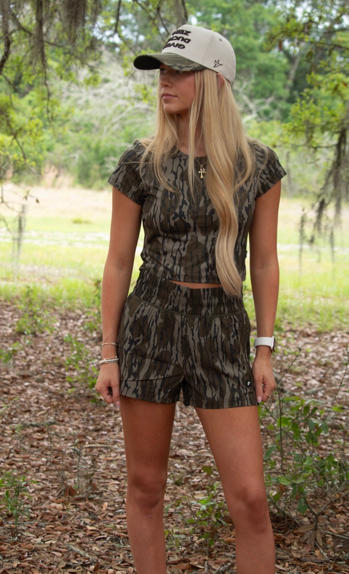Combat Waterfowl Women’s Crop Tee - Mossy Oak Bottomland