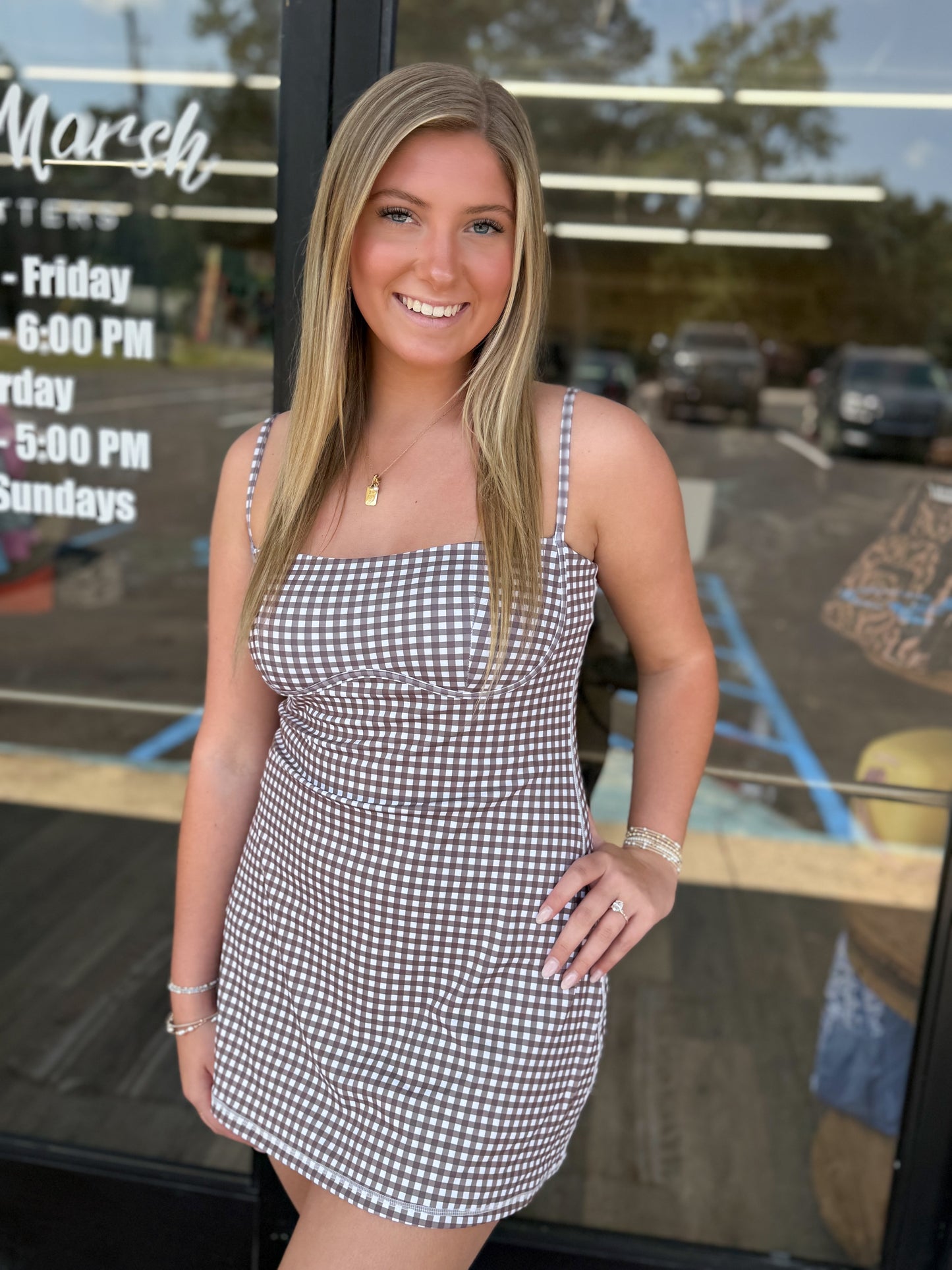 Gingham Print Sweetheart Dress: Brown Gingham