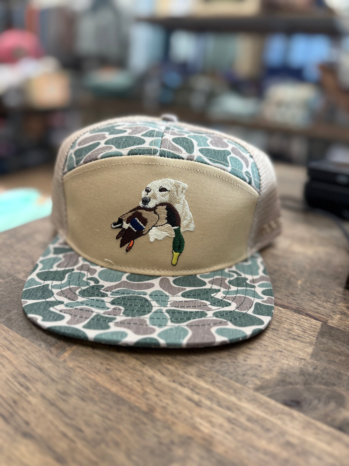 Roost Camo 7 Panel Lab w/Duck RH-R-86