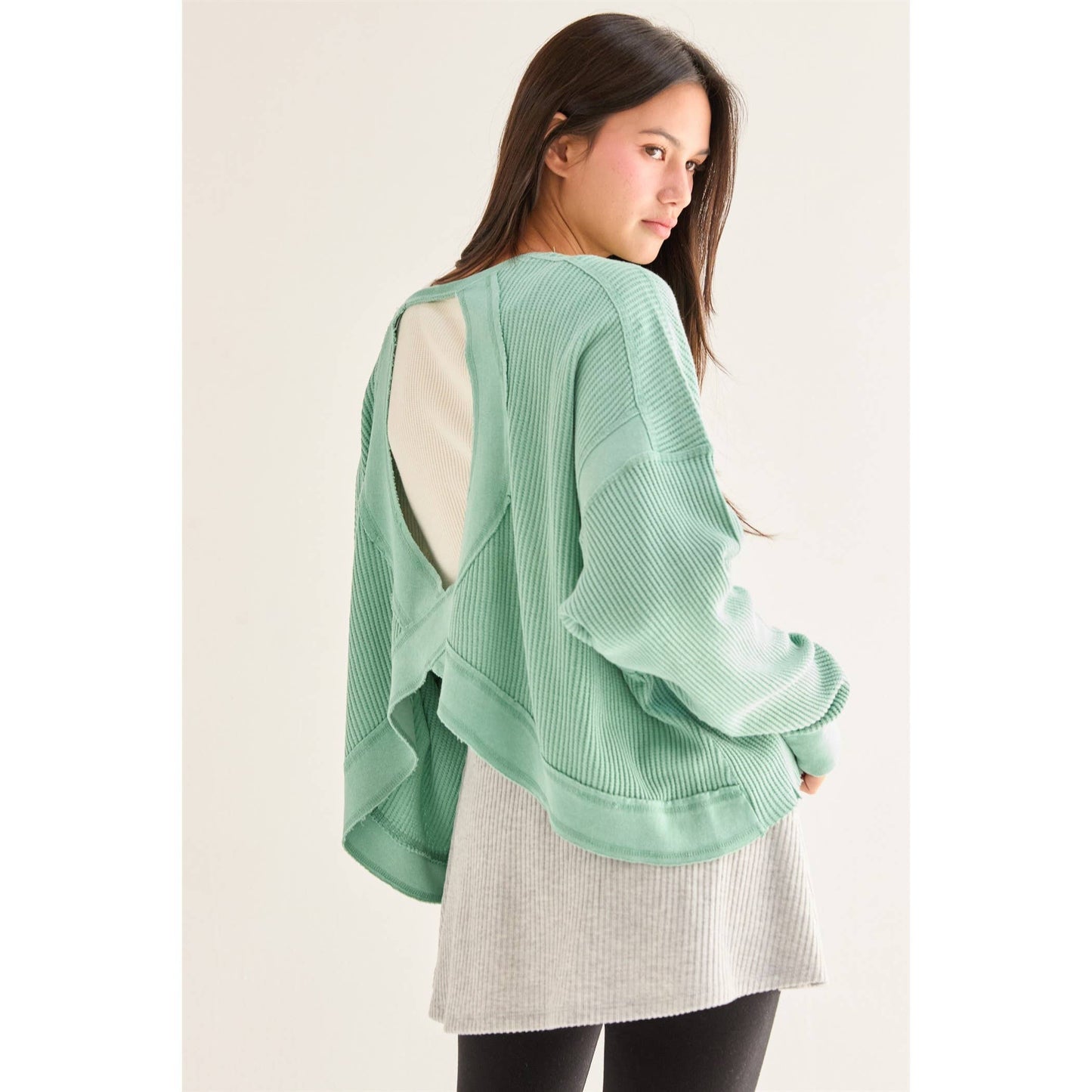 Open Back Textured Knit Long Sleeve Top: CHESTNUT