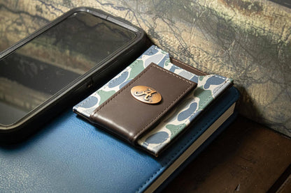 Alabama Crimson Tide Men's Magnetic Front Pocket Old School Camo Leather Wallet.: Brown/Tan Camo