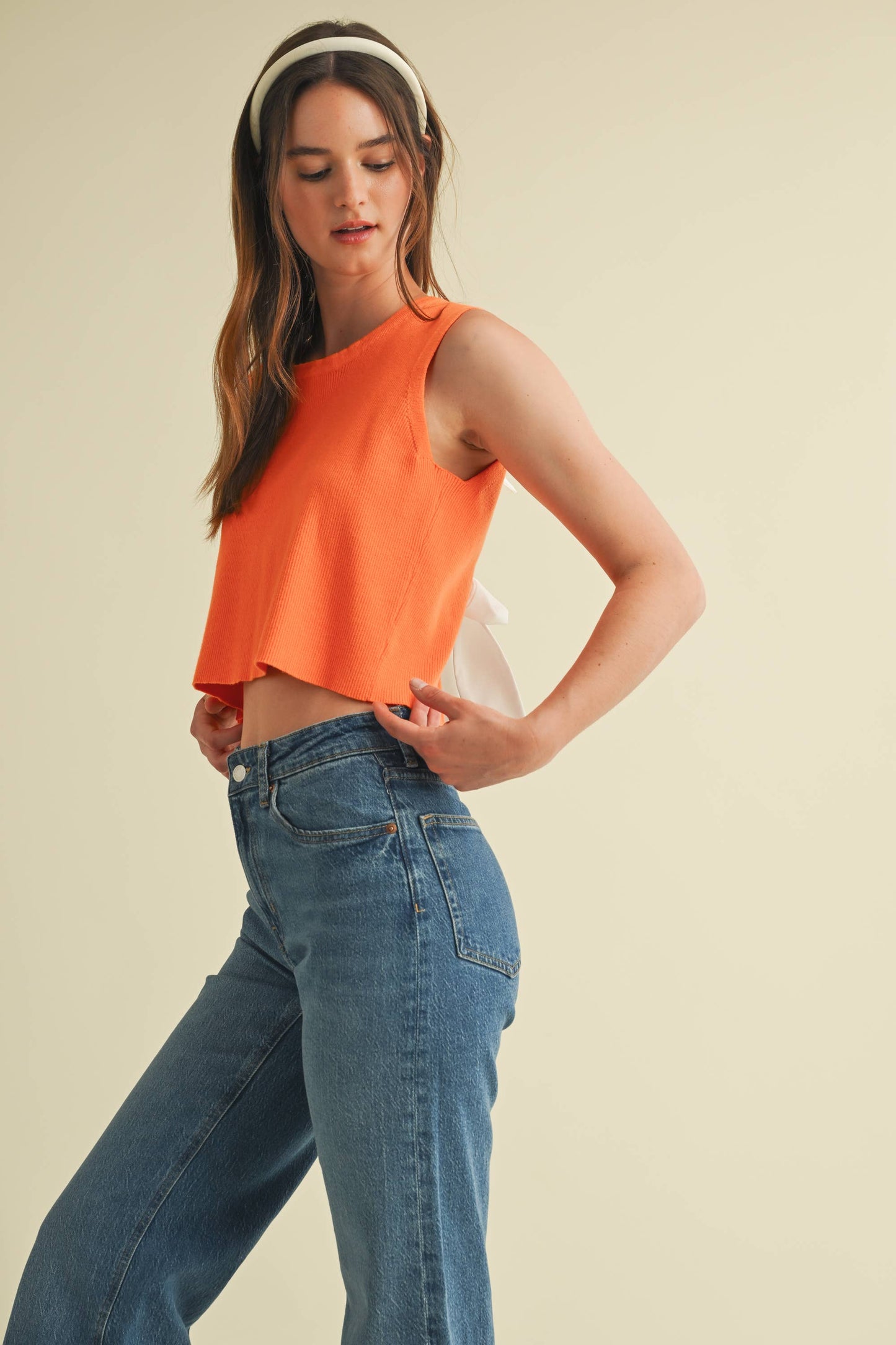 CSW17339 - BACK BOW TIE SLEEVELESS TOP: Crimson