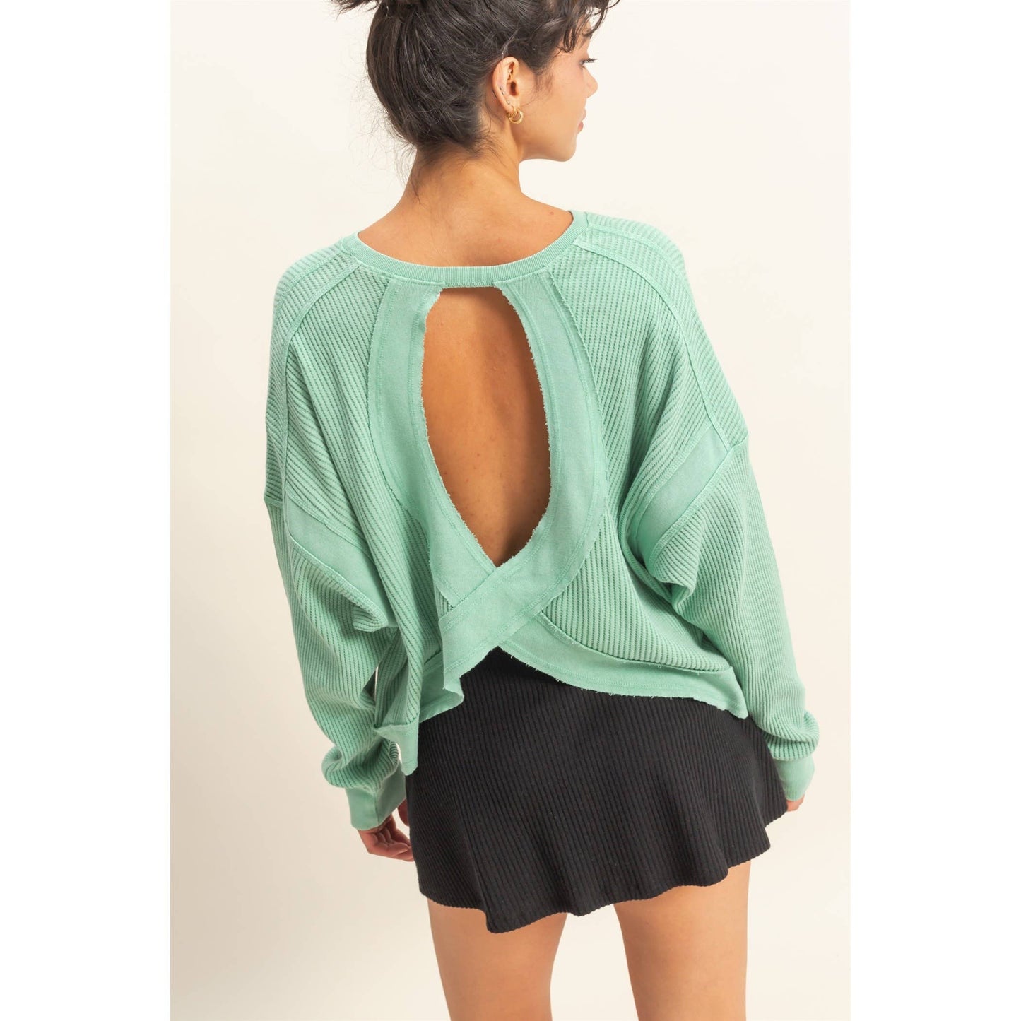Open Back Textured Knit Long Sleeve Top: CHESTNUT