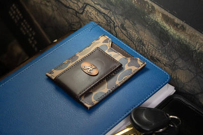Alabama Crimson Tide Men's Magnetic Front Pocket Old School Camo Leather Wallet.: Brown/Tan Camo