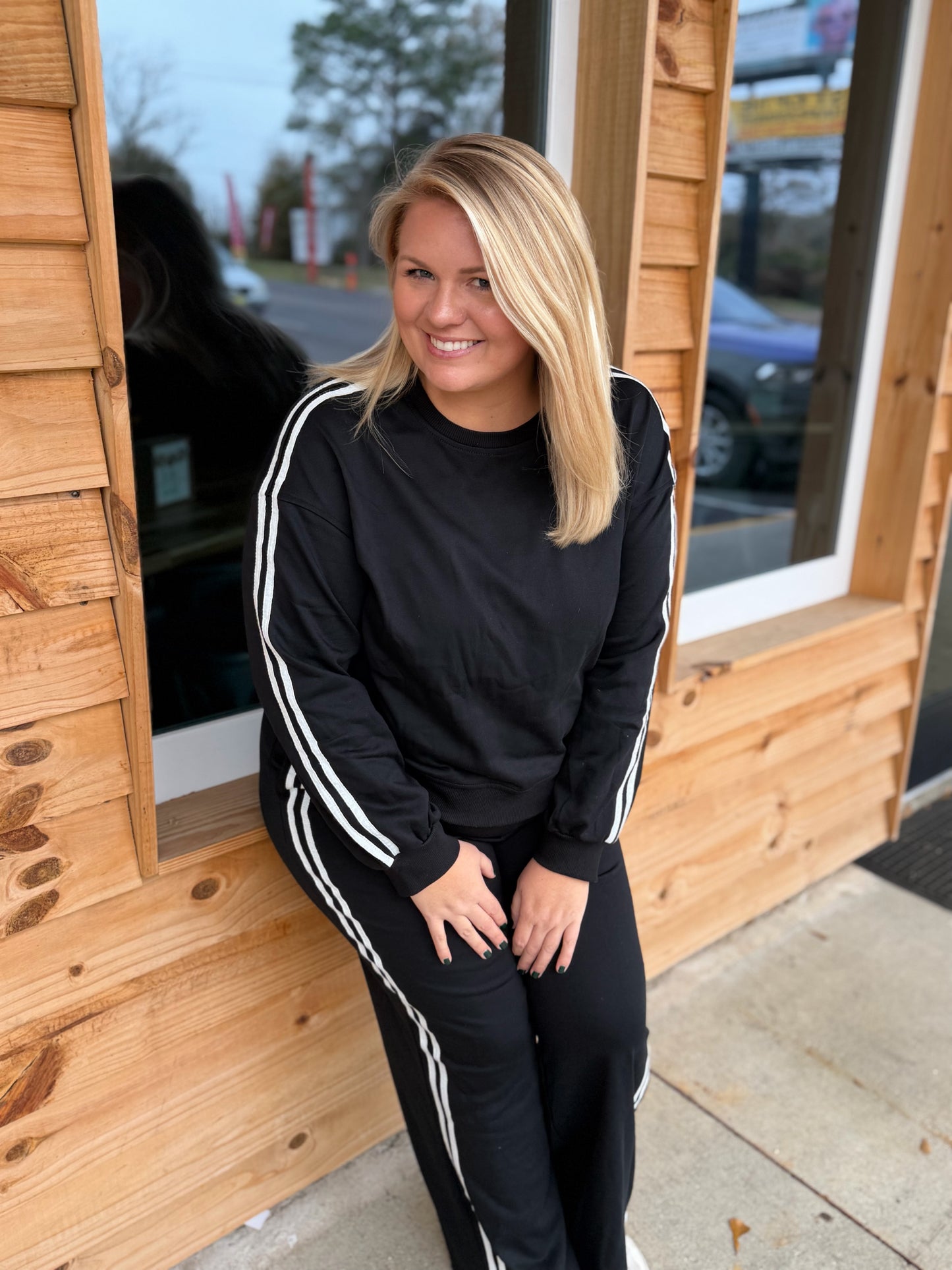 Varsity Striped Pullover Elastic Sweatpants 2pcs Outfit Black / Missy