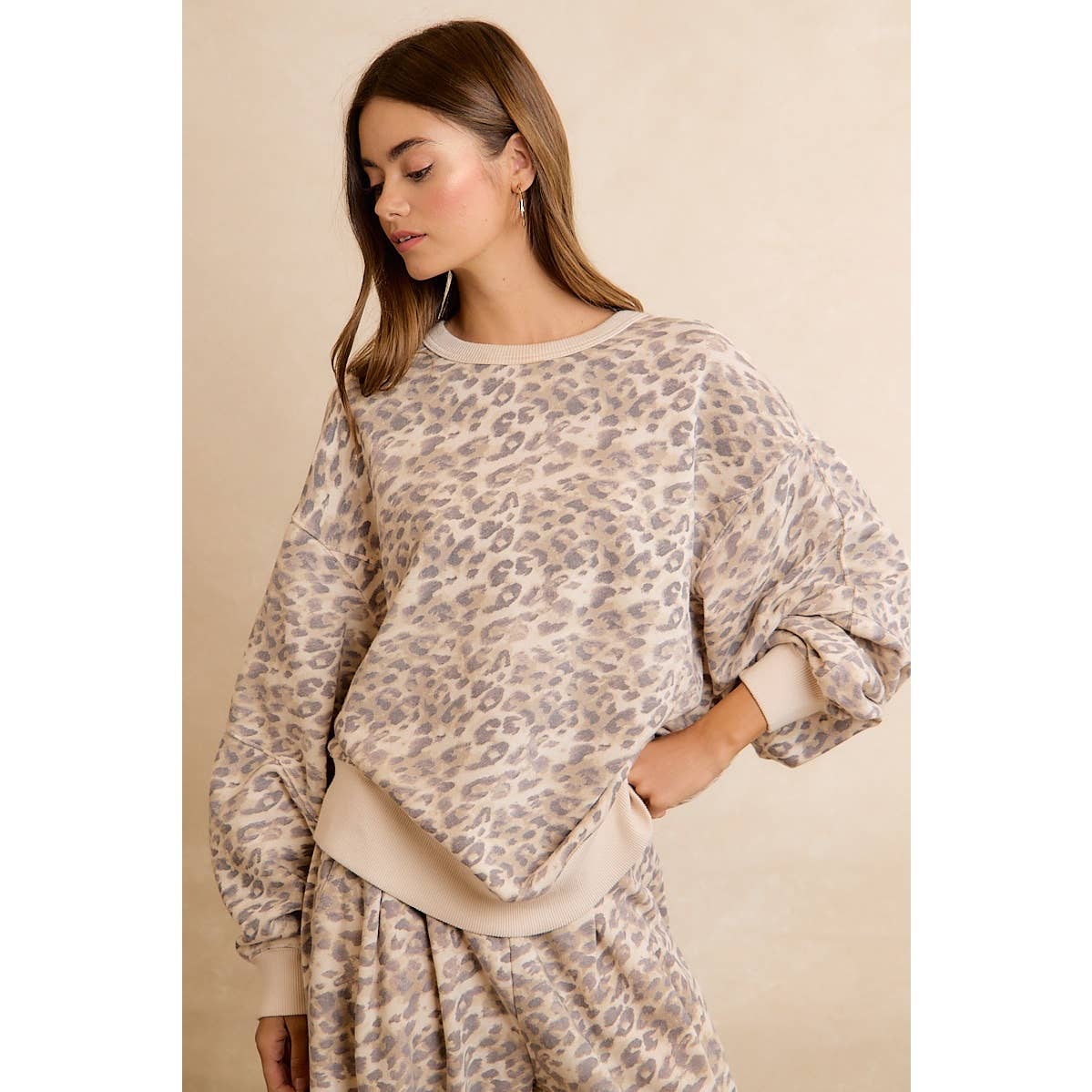 LEOPARD PRINT RELAXED CREWNECK PULLOVER SWEATSHIRT: LEOPARD