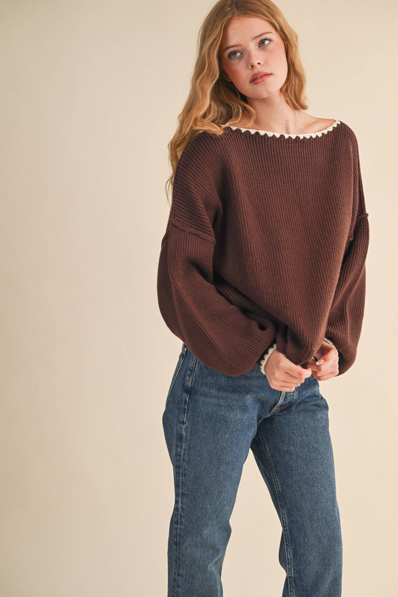 BOAT NECK TRIANGLE STITCH PUFF SLEEVE SWEATER MSW11245: CHOCOLATE CREAM