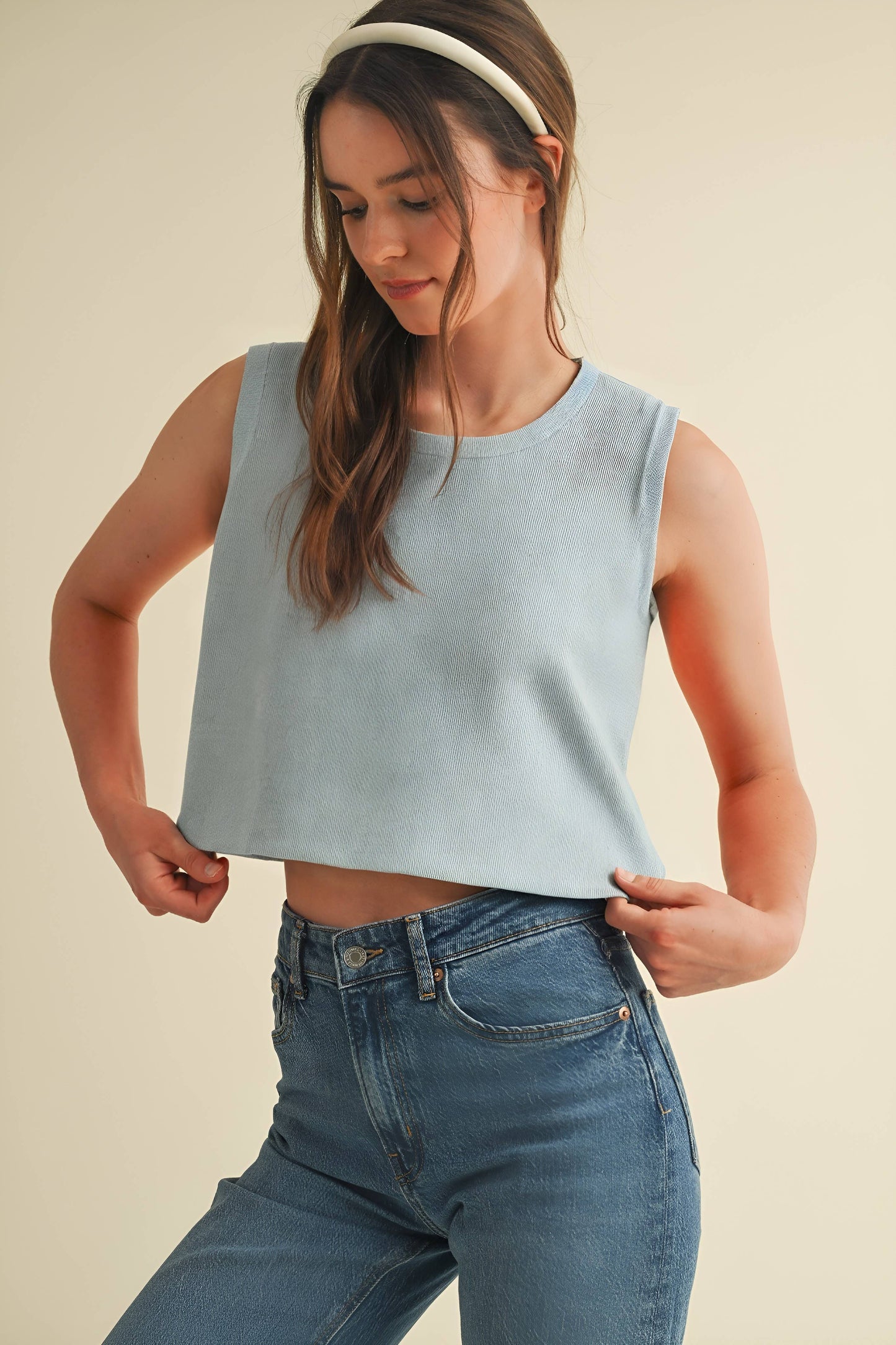 CSW17339 - BACK BOW TIE SLEEVELESS TOP: Crimson