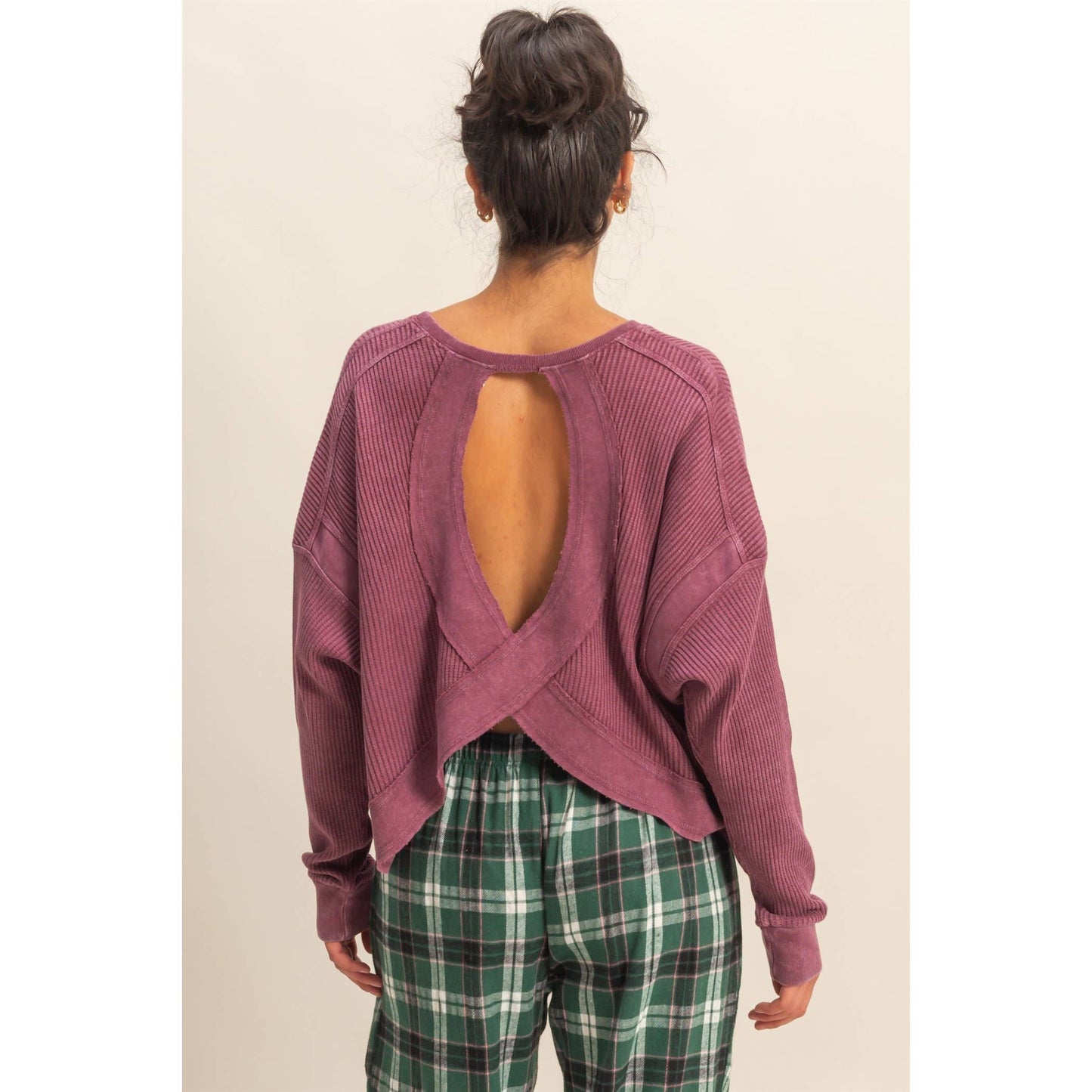 Open Back Textured Knit Long Sleeve Top: CHESTNUT