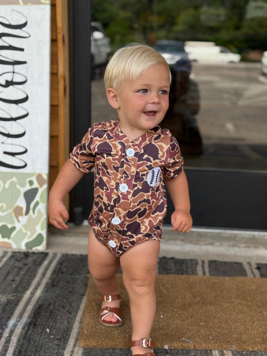 Short sleeves baseball embroidery baby boy romper : Camo