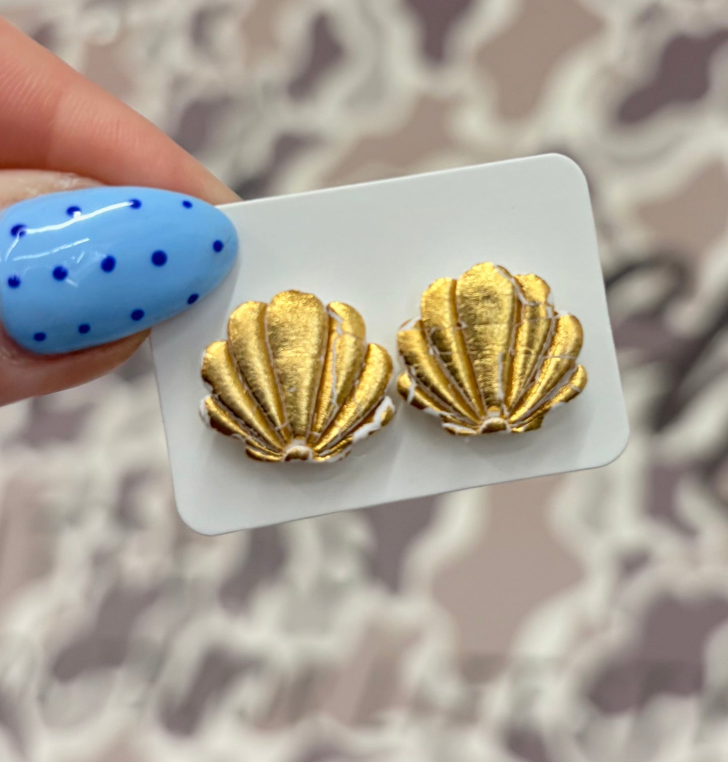 Car+son Clay Gold Seashell Studs