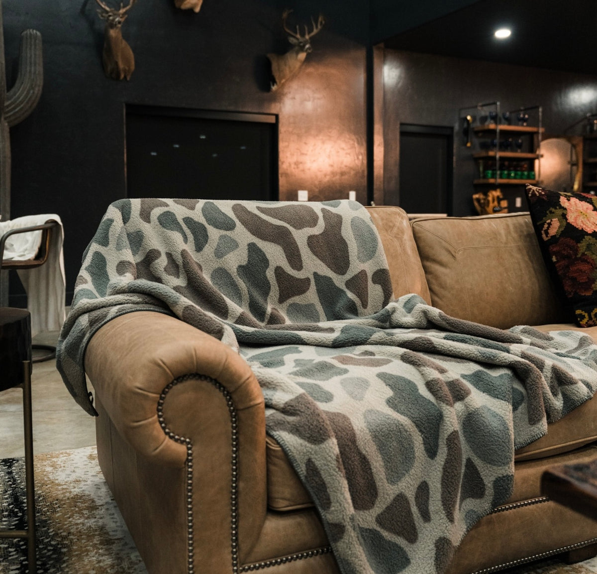Burlebo Sherpa Blanket - Classic Deer Camo