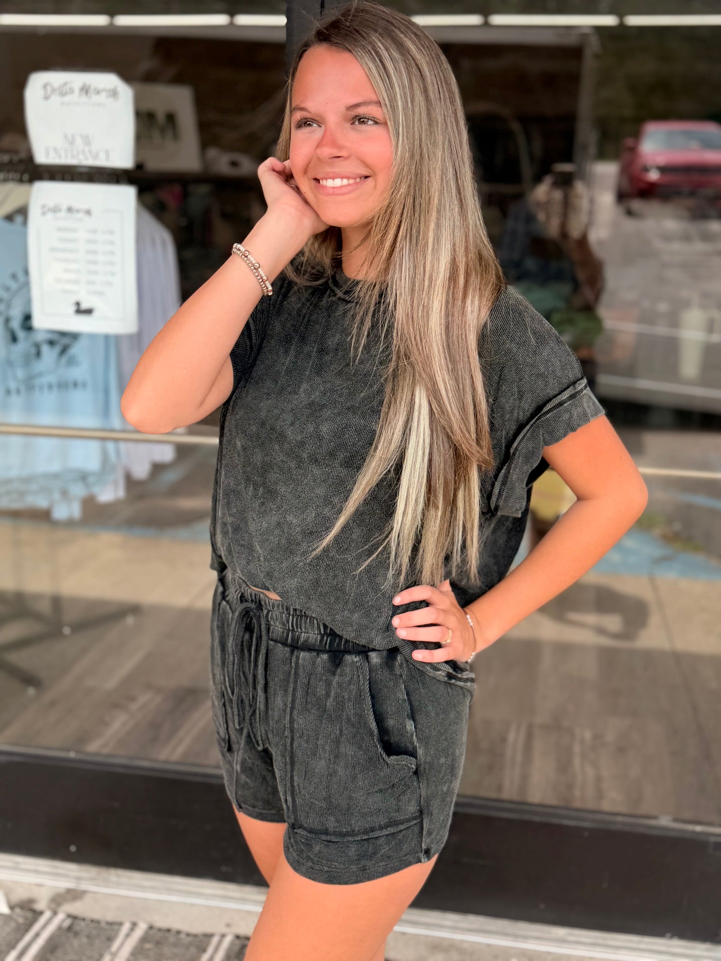 GAME DAY MINERAL WASHED TOP AND SHORTS RIB SET : BLACK