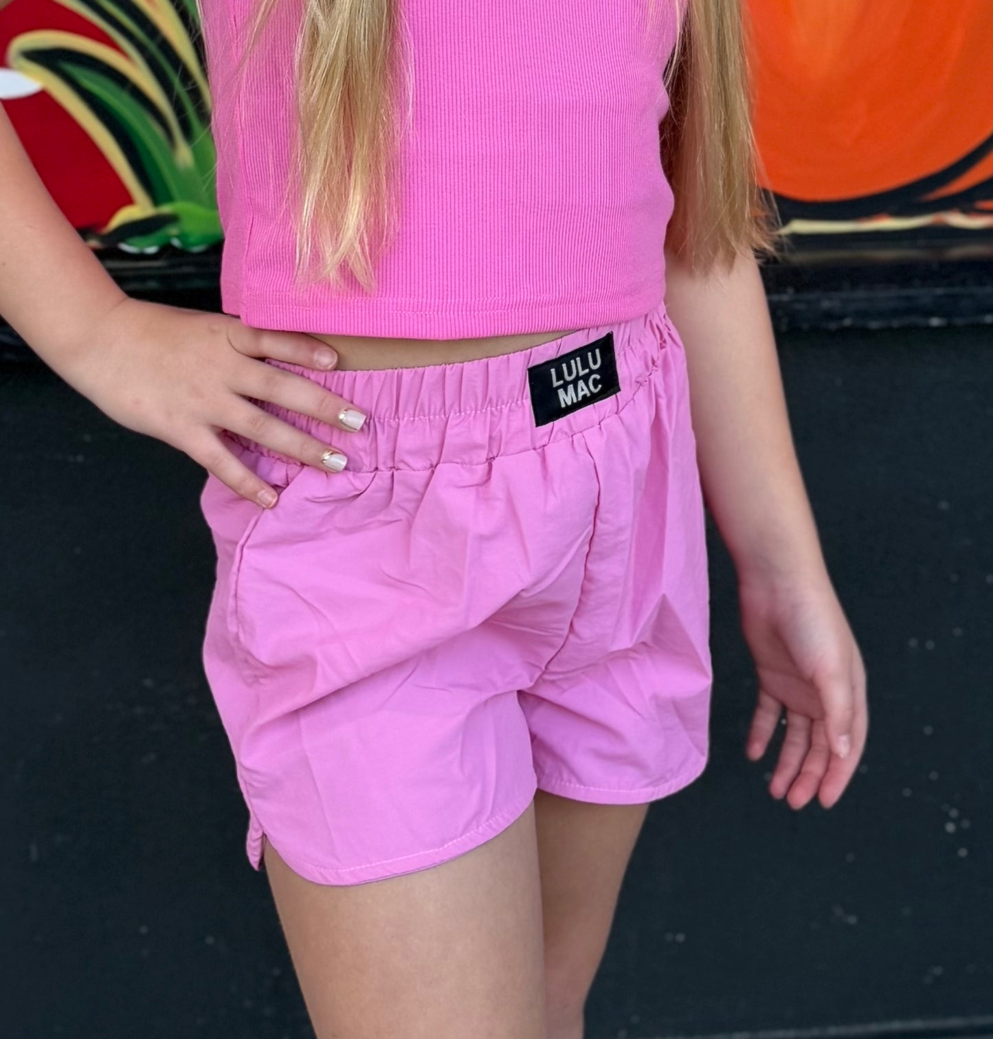 LULU MAC KIDS SOLID SHORT: BUBBLEGUM