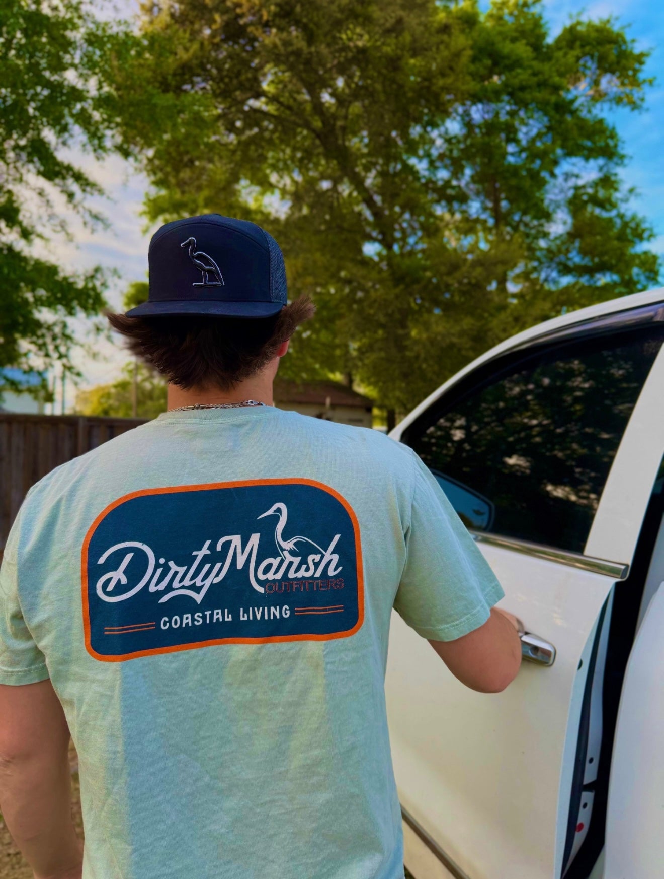 Dirty Marsh Shoreline Badge Tee | Ice Blue