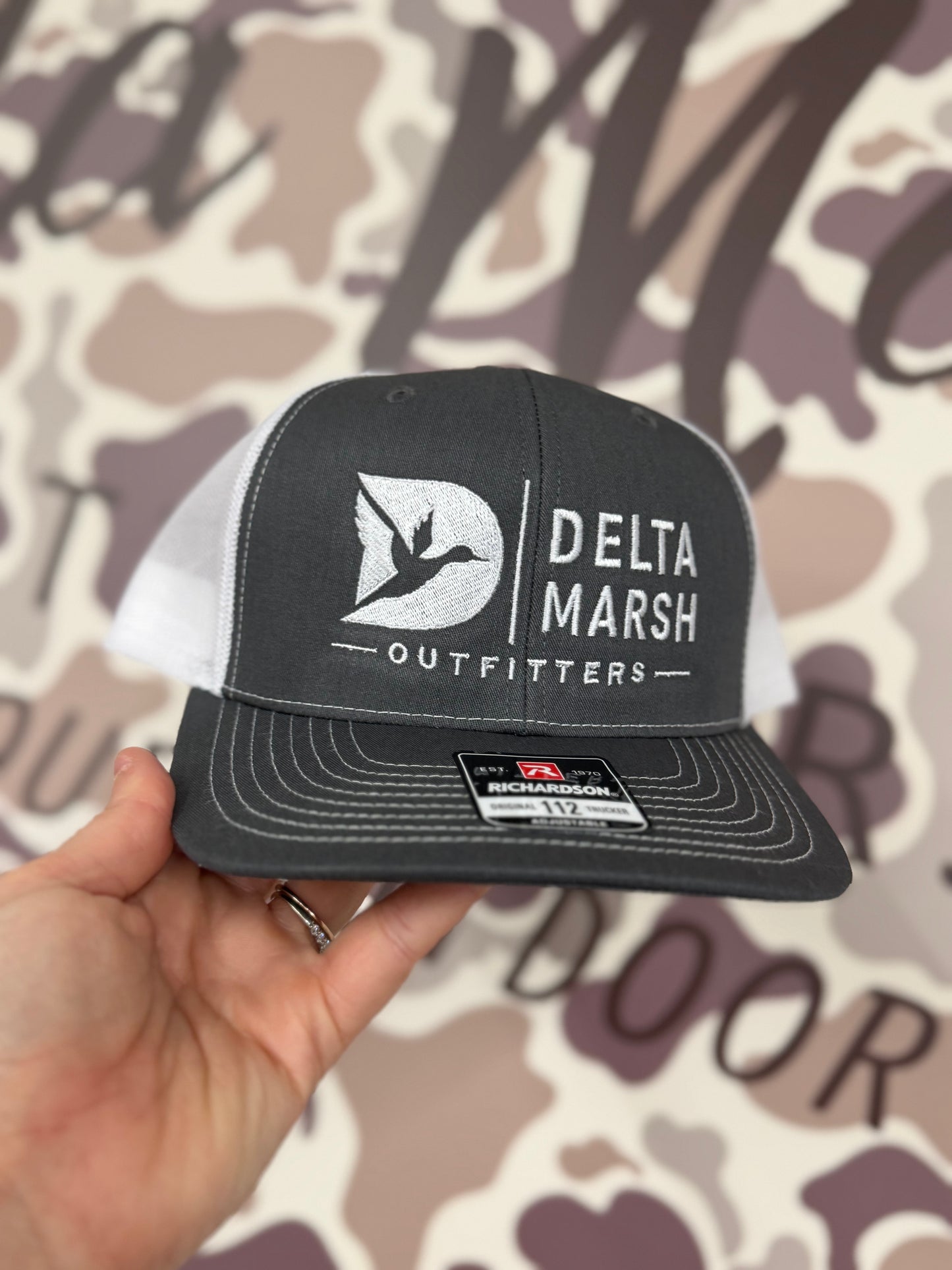 Delta Marsh Flying Duck - Richardson 112 - Charcoal/White