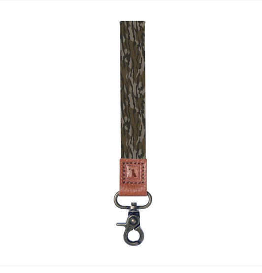 Local Boy Outfitters Wrist Lanyard - Original Bottom Land (mossy oak)