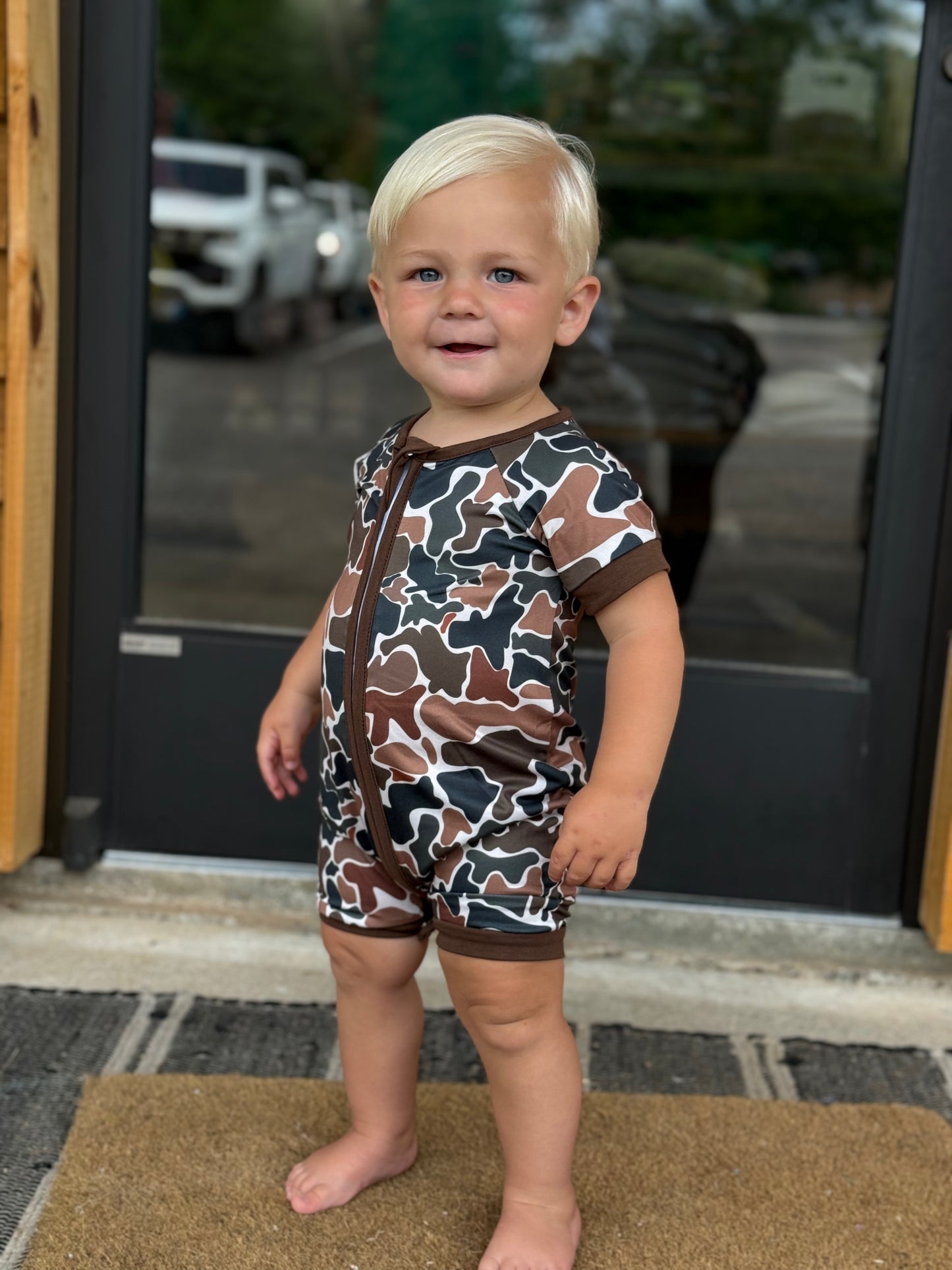 Brown short sleeves baby boy zipper romper