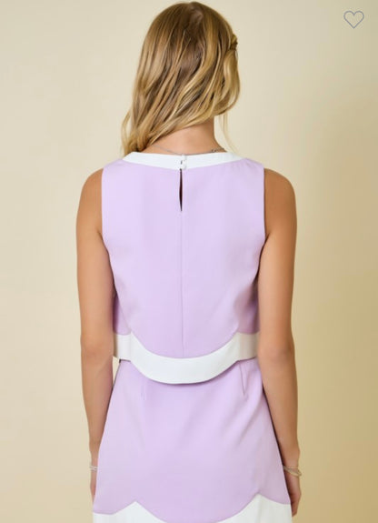 Sleeveless Contrast Edge Crop Top w/ curved Hem Top - Lavender/White