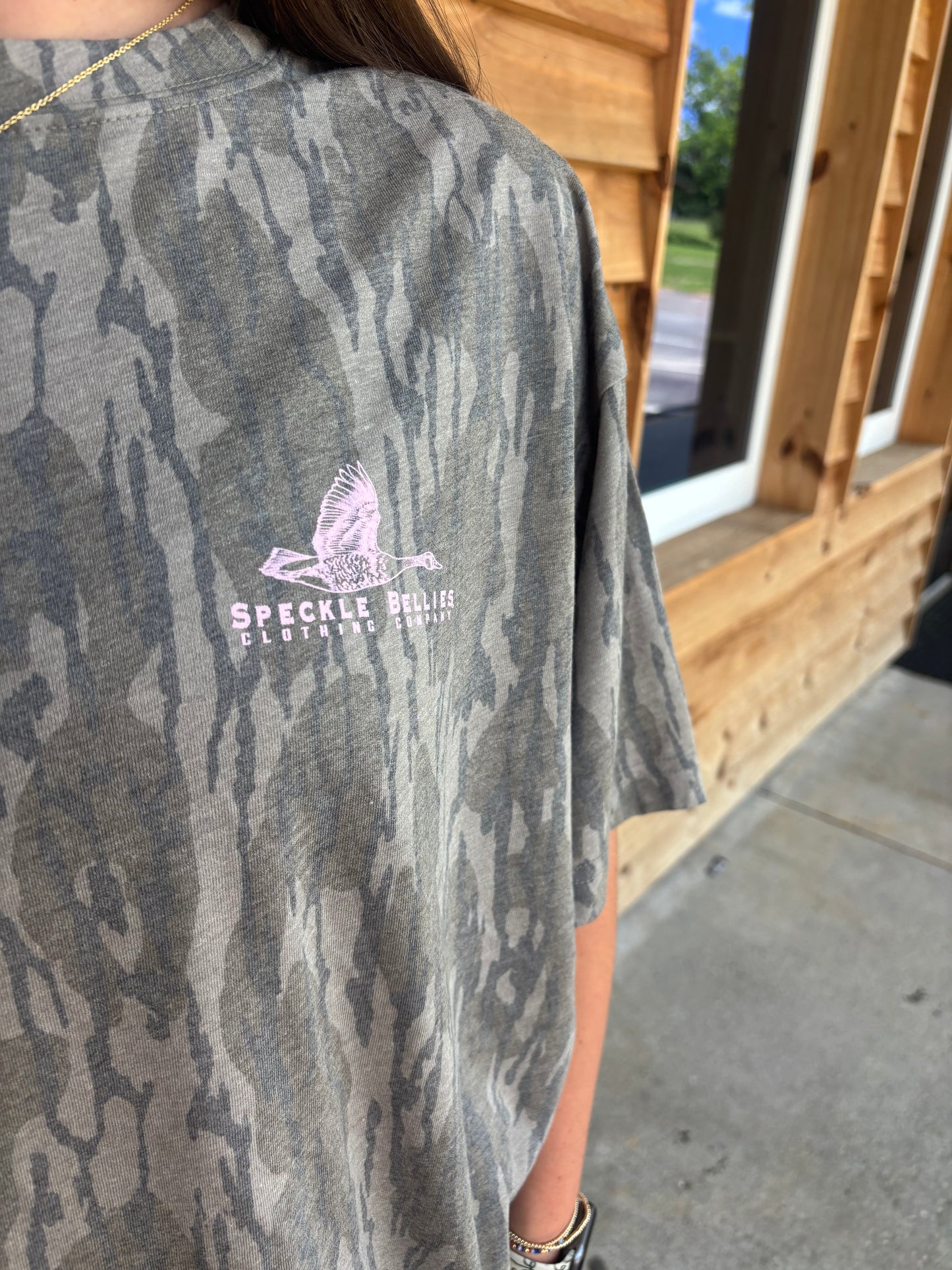 Mossy Oak Goose Pink Logo: Bottomland