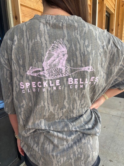 Mossy Oak Goose Pink Logo: Bottomland