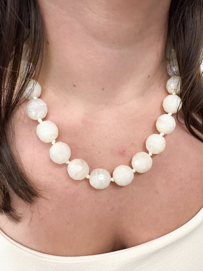 Maddyn Beaded Necklace: Cream