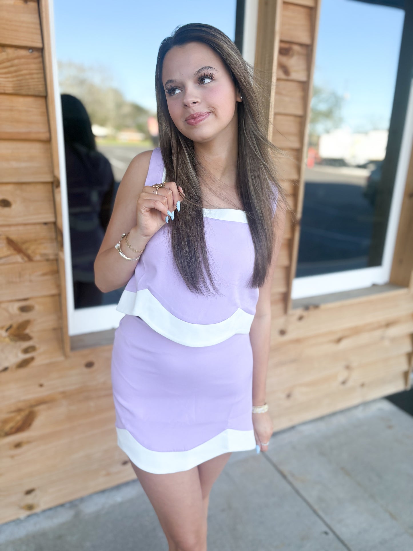 Sleeveless Contrast Edge Crop Top w/ curved Hem Top - Lavender/White