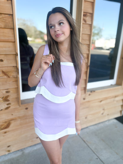 Sleeveless Contrast Edge Crop Top w/ curved Hem Top - Lavender/White