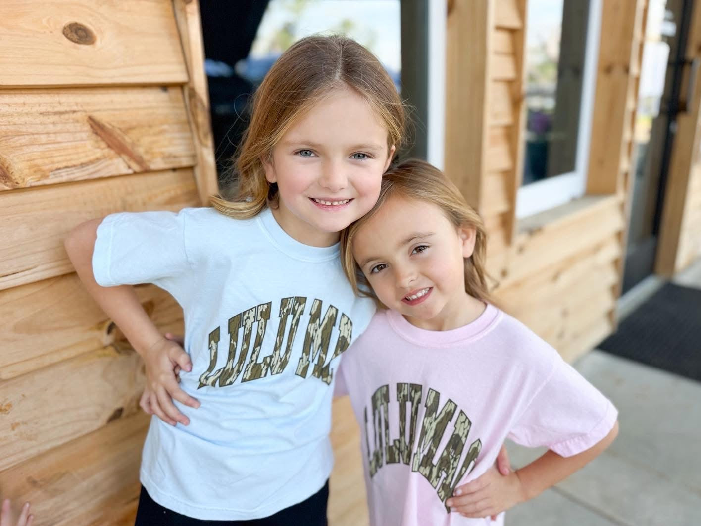 Youth Lulu Mac CHAMBRAY COMFORT COLORS MOSSY OAK TEE