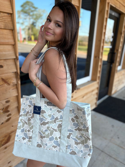 Local Girl Printed Beach Tote - Saltwater Camo