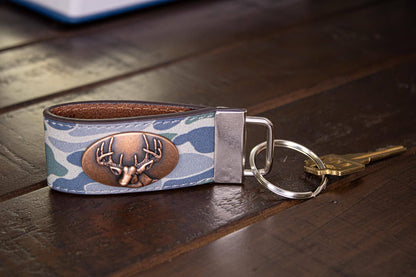 Buck Hunting Old School Camo Leather Loop Keychain.: Brown/Tan Camo