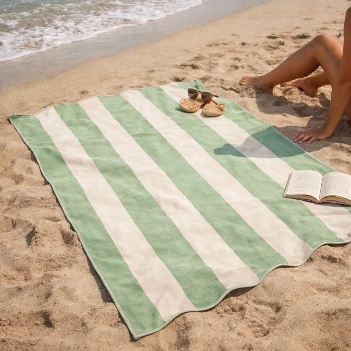 Large Scalloped Striped Beach Towel 90 x 170cm - 100% Cotton: Navy