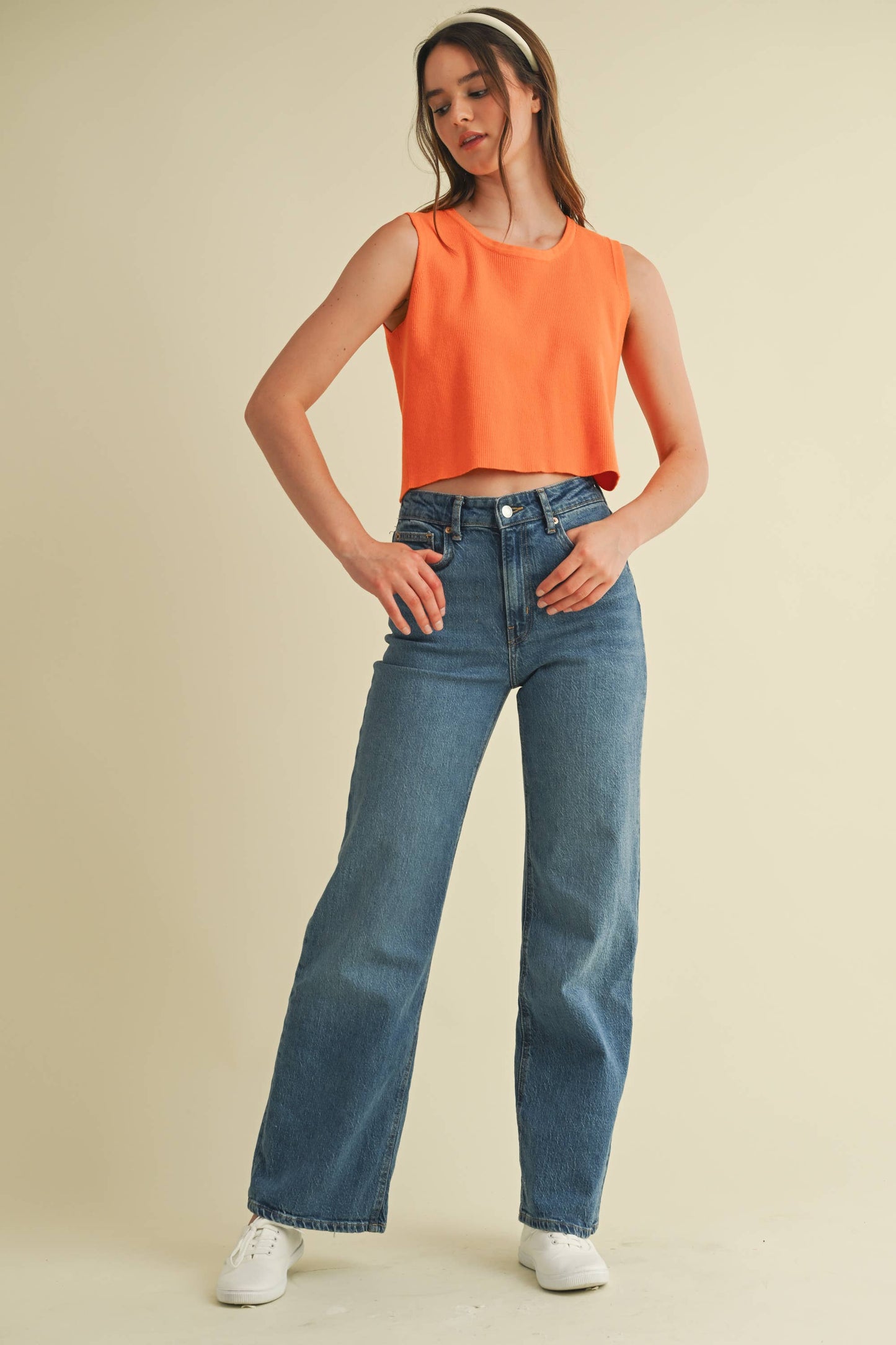 CSW17339 - BACK BOW TIE SLEEVELESS TOP: Crimson