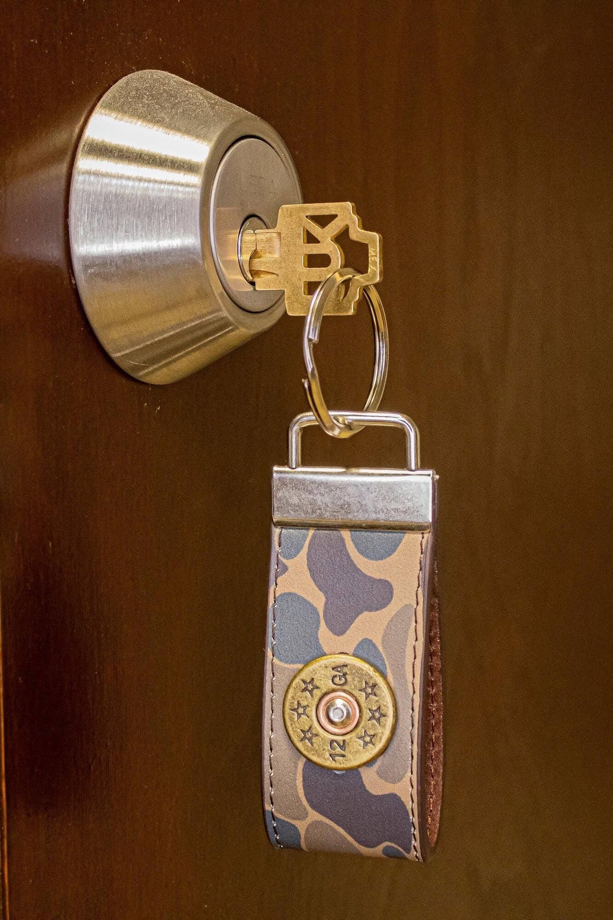 Shotshell Hunting Old School Camo Leather Loop Keychain.: Brown/Tan Camo
