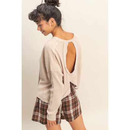 Open Back Textured Knit Long Sleeve Top: CHESTNUT