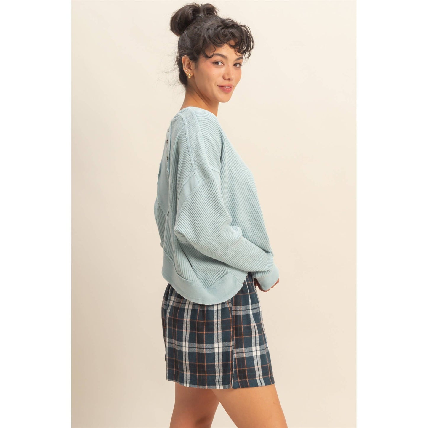 Open Back Textured Knit Long Sleeve Top: CHESTNUT